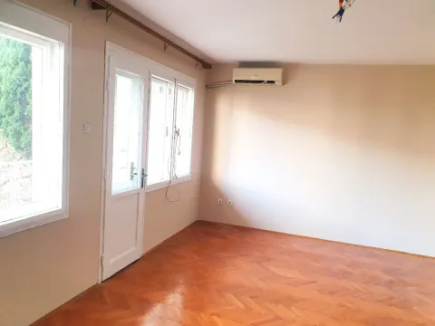 Izdavanje, parking/garaža, 150m², Momišići, Podgorica - image 2