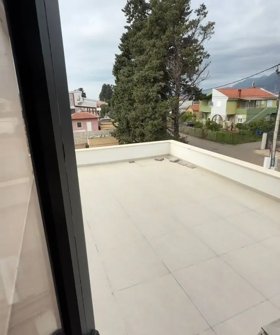Sale, house, 225m², Bar, Crna Gora