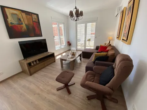 Izdavanje, stan, 74m2, Budva Izdavanje, stan, 74m2, Budva