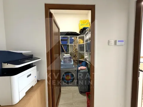 Rent, office space, 84m², Stari Aerodrom, Podgorica - image 15