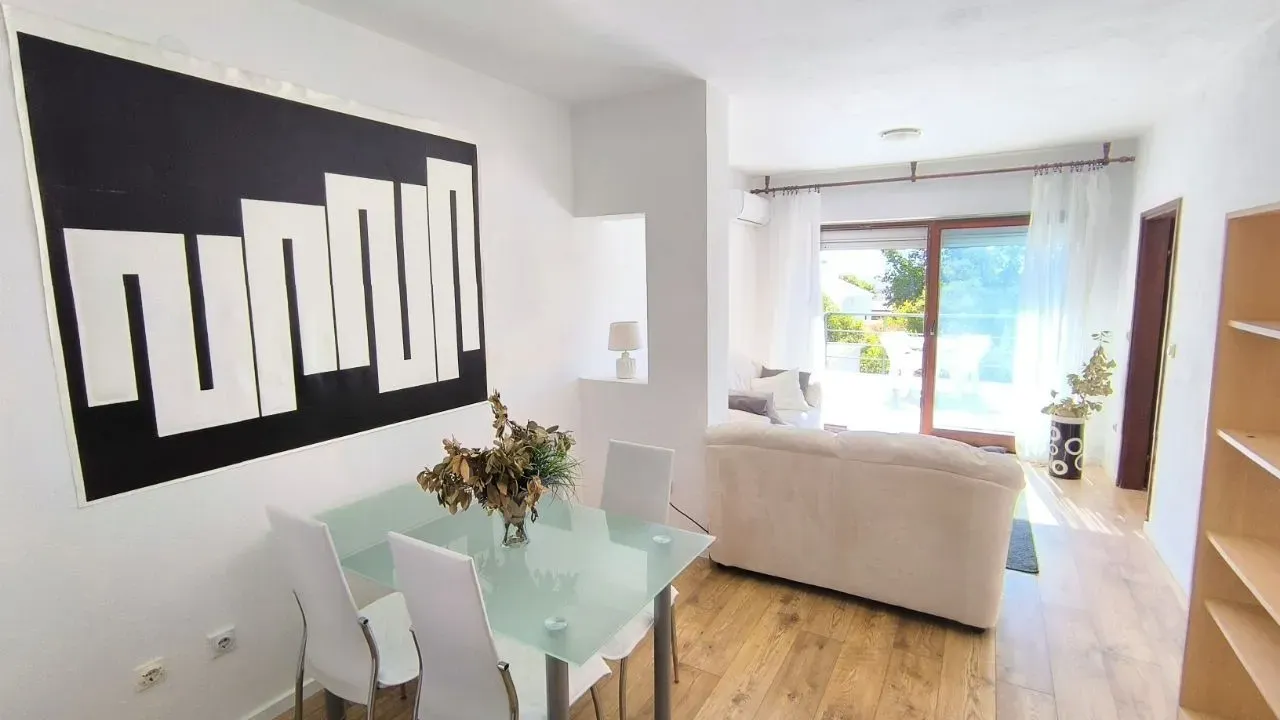 Rent, two bedroom apartment, 90m², Lazi, Budva