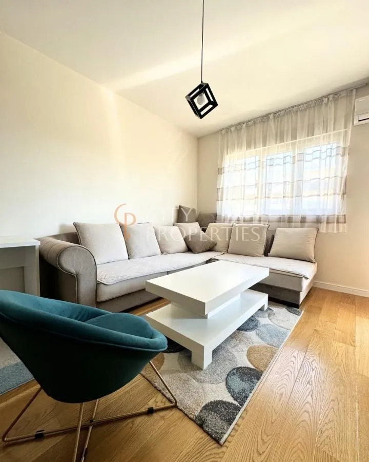 Izdavanje, stan, 49m², Central Point, Podgorica