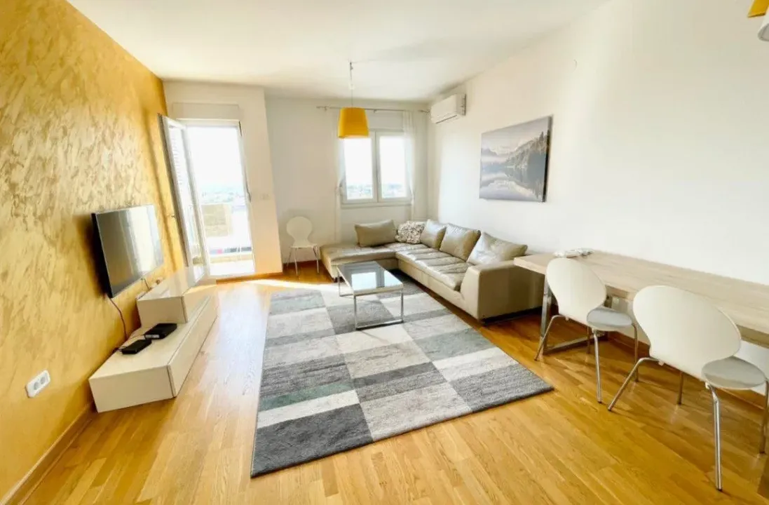 Izdavanje, dvosoban stan, 70m², City Kvart, Podgorica