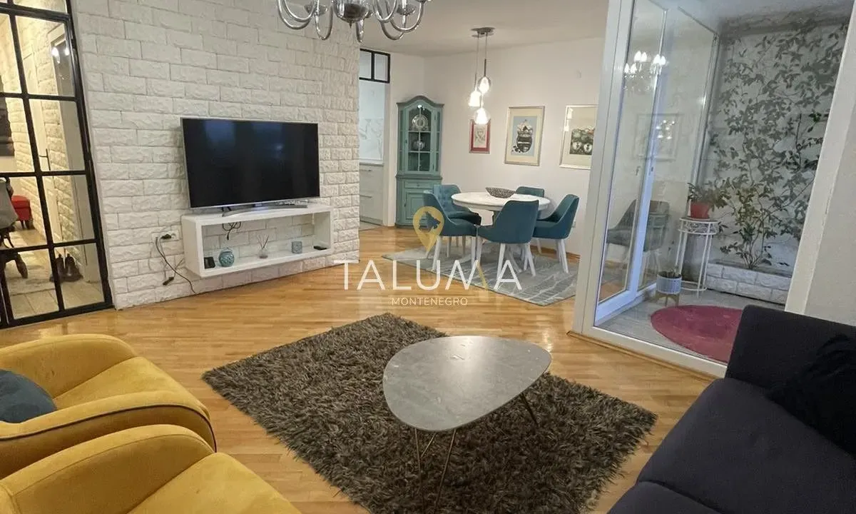 Rent, three bedroom apartment, 100m², Blok 5, Podgorica