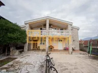 Rent, house, 200m², Konik, Podgorica - image 1