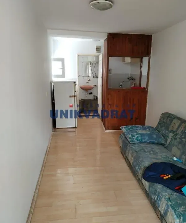 Prodaja, stan, 18m², Zemun Sve Podlokacije, Beograd