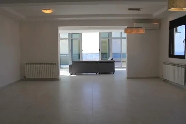 Sale, three bedroom apartment, 240m², Dobre Vode, Bar