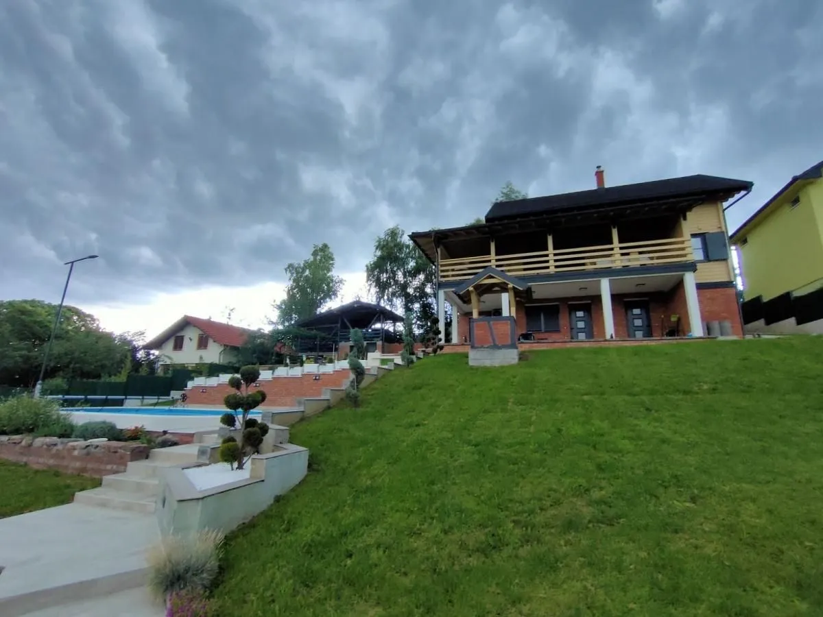 Prodaja, kuća, 151m², Sremska Kamenica, Petrovaradin