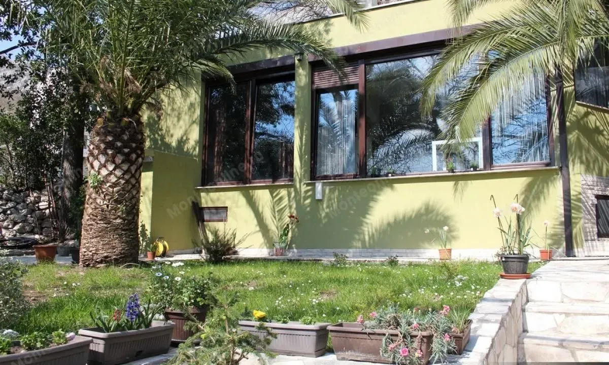 Sale, house, 110m², Orahovac, Kotor