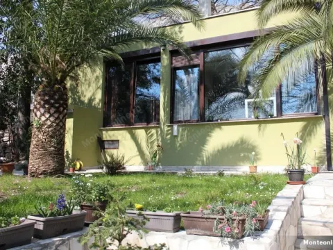 Sale, house, 110m², Orahovac, Kotor