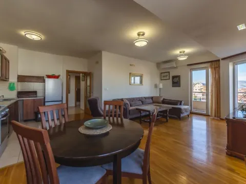 Izdavanje, dvosoban stan, 90m², Zabjelo, Podgorica - image 3