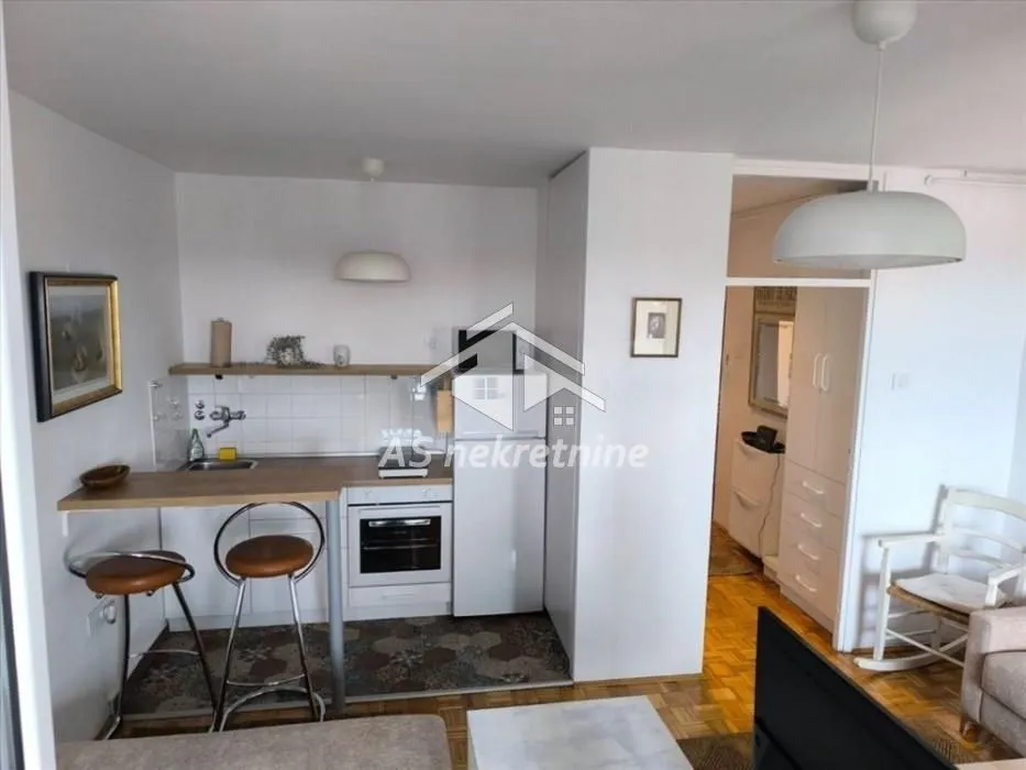 Rent, one bedroom apartment, 33m², Stari Grad, Beograd