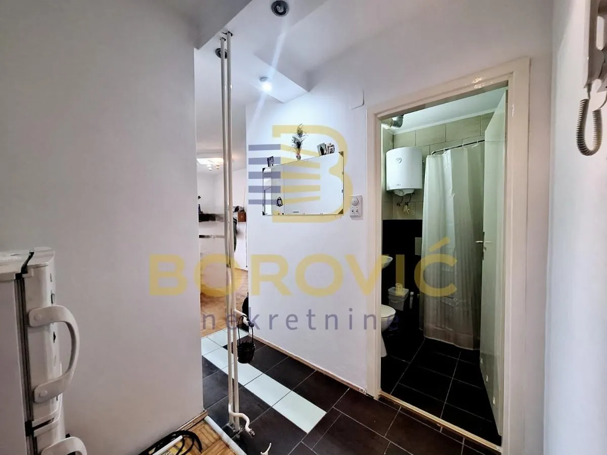 Prodaja, jednosoban stan, 27m², Resnik, Beograd
