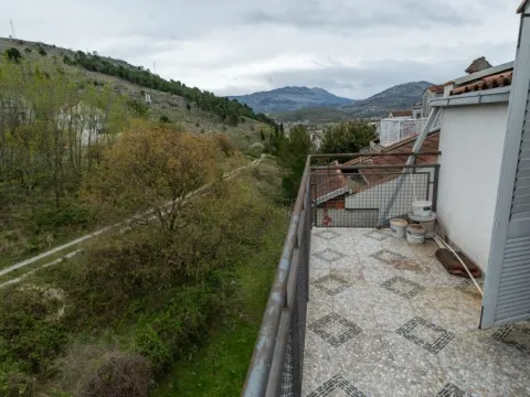 Prodaja, trosoban stan, 126m², Malo Brdo, Podgorica - image 17
