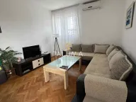 Izdavanje, dvosoban stan, 65m², Momišići, Podgorica - image 1