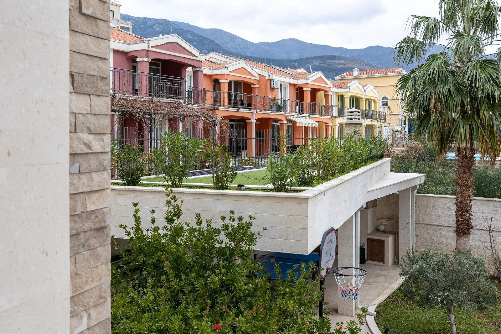 Sale, house, 400m², Bečići, Budva