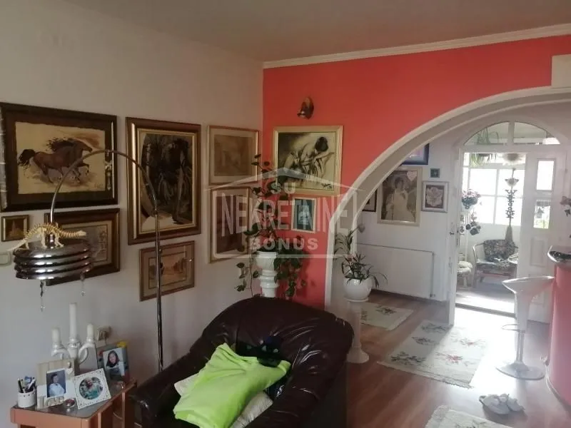 Prodaja, četvorosoban stan, 94m², Centar, Subotica