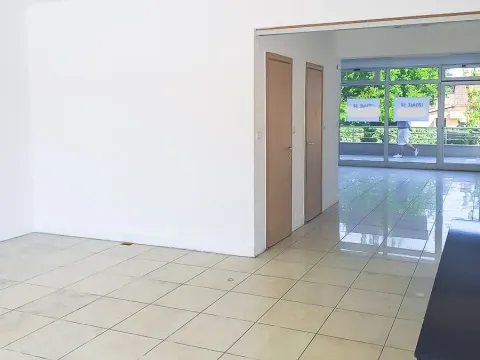 Izdavanje, poslovni prostor, 102m², Pobrežje, Podgorica - image 9