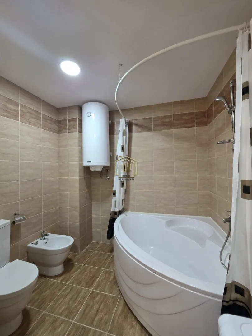 Izdavanje, trosoban stan, 125m², Gorica C, Podgorica