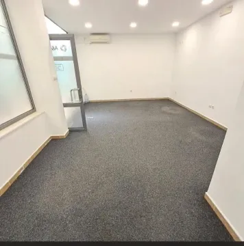 Rent, office space, 32m², Centar, Podgorica - image 2