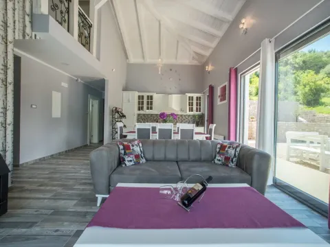 Sale, house, 180m², Kotor, Crna Gora - image 3