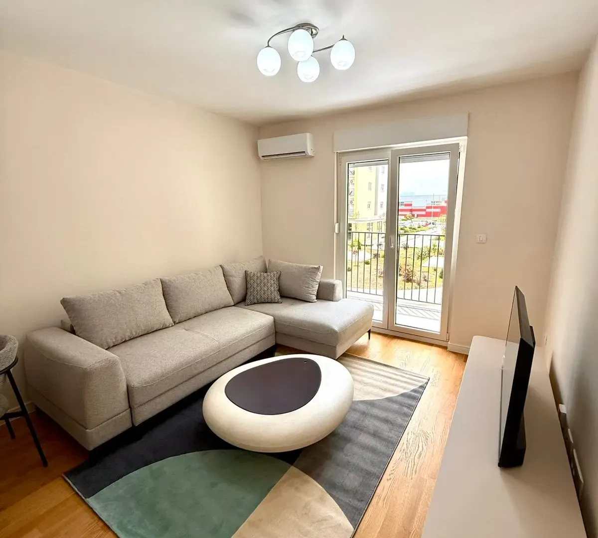 Rent, one bedroom apartment, 42m², Pobrežje, Podgorica