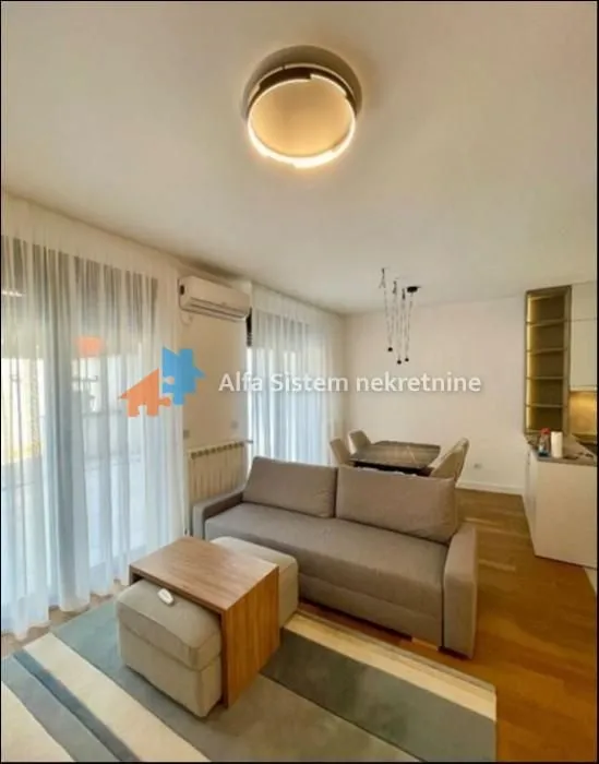 Rent, two bedroom apartment, 60m², Crveni Krst, Beograd