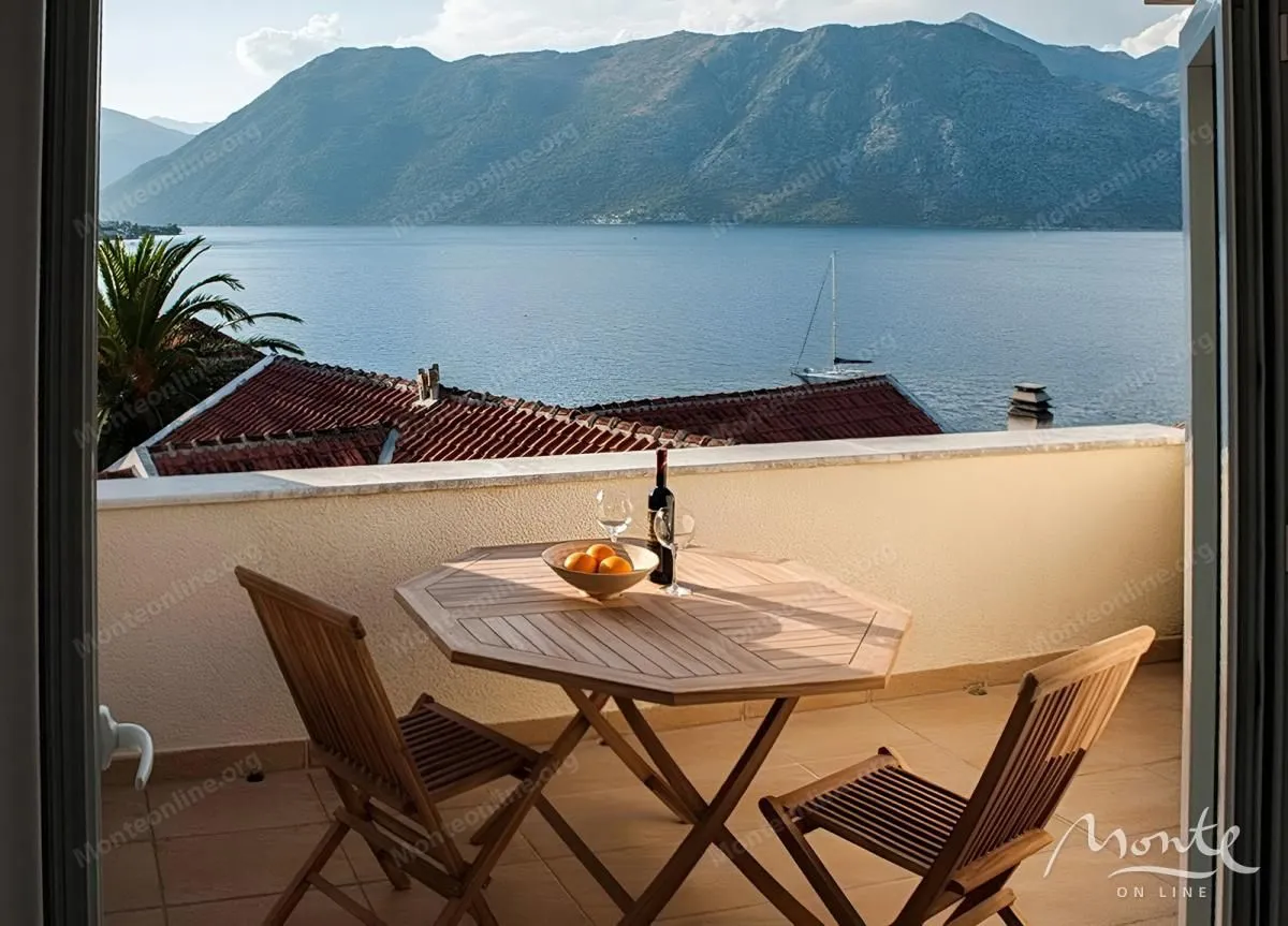 Prodaja, jednosoban stan, 54m², Prčanj, Kotor