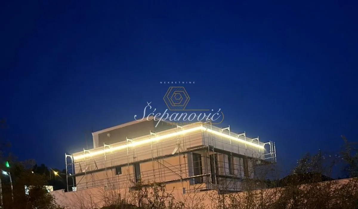 Izdavanje, kuća, 180m², Sremska Kamenica, Petrovaradin