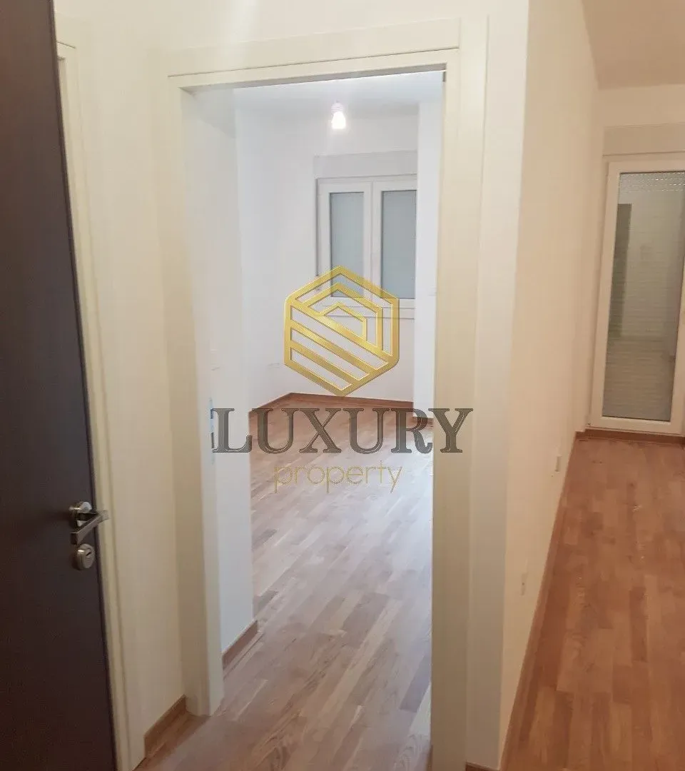Izdavanje, jednosoban stan, 43m², City Kej, Podgorica