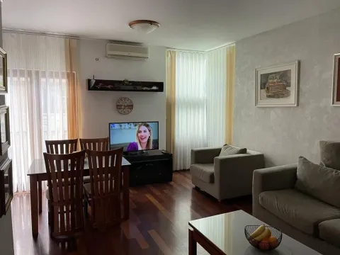 Prodaja, jednosoban stan, 50m², Gorica C, Podgorica - image 9