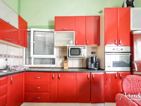 Prodaja, kuća, 194m², Tivat, Crna Gora - image 10