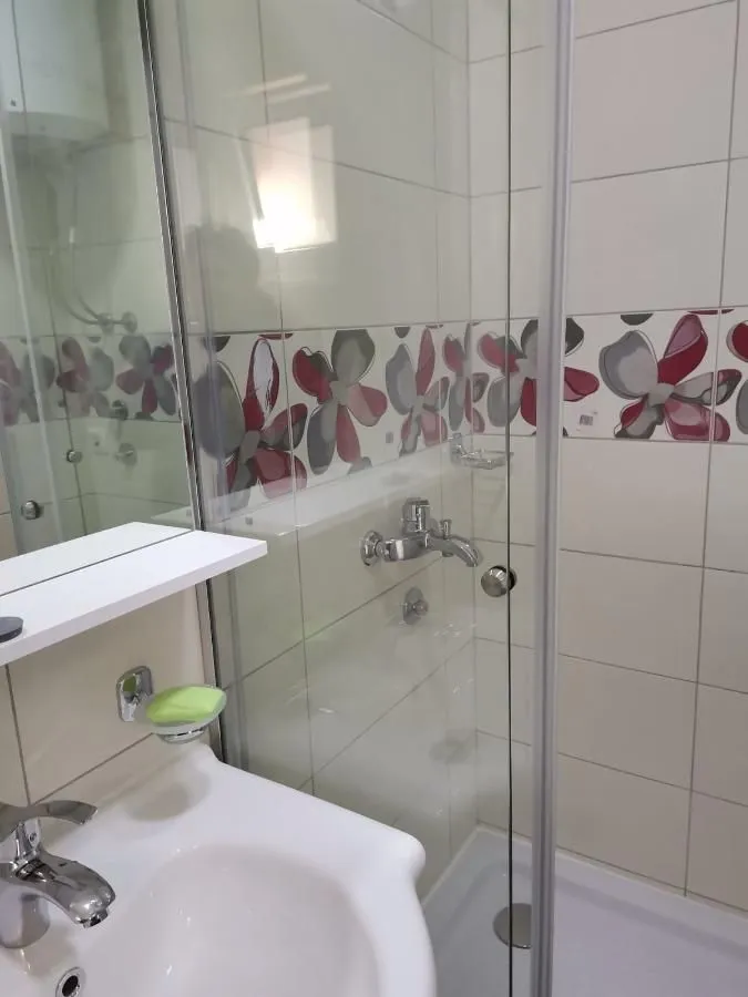 Izdavanje, kuća, 40m², Stari Aerodrom, Podgorica