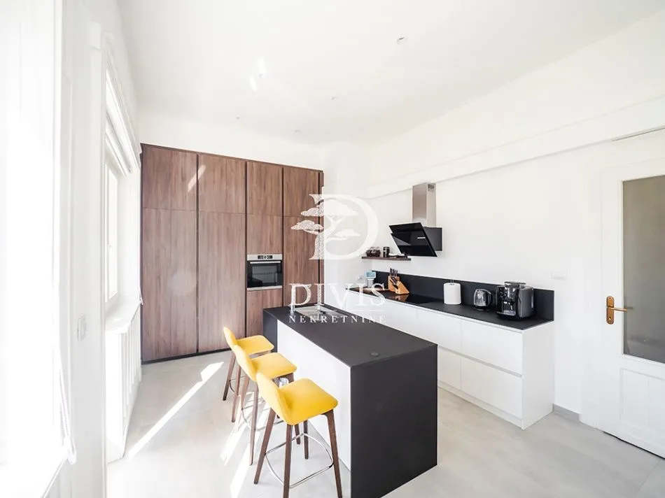 Prodaja, trosoban stan, 153m², Centar, Subotica