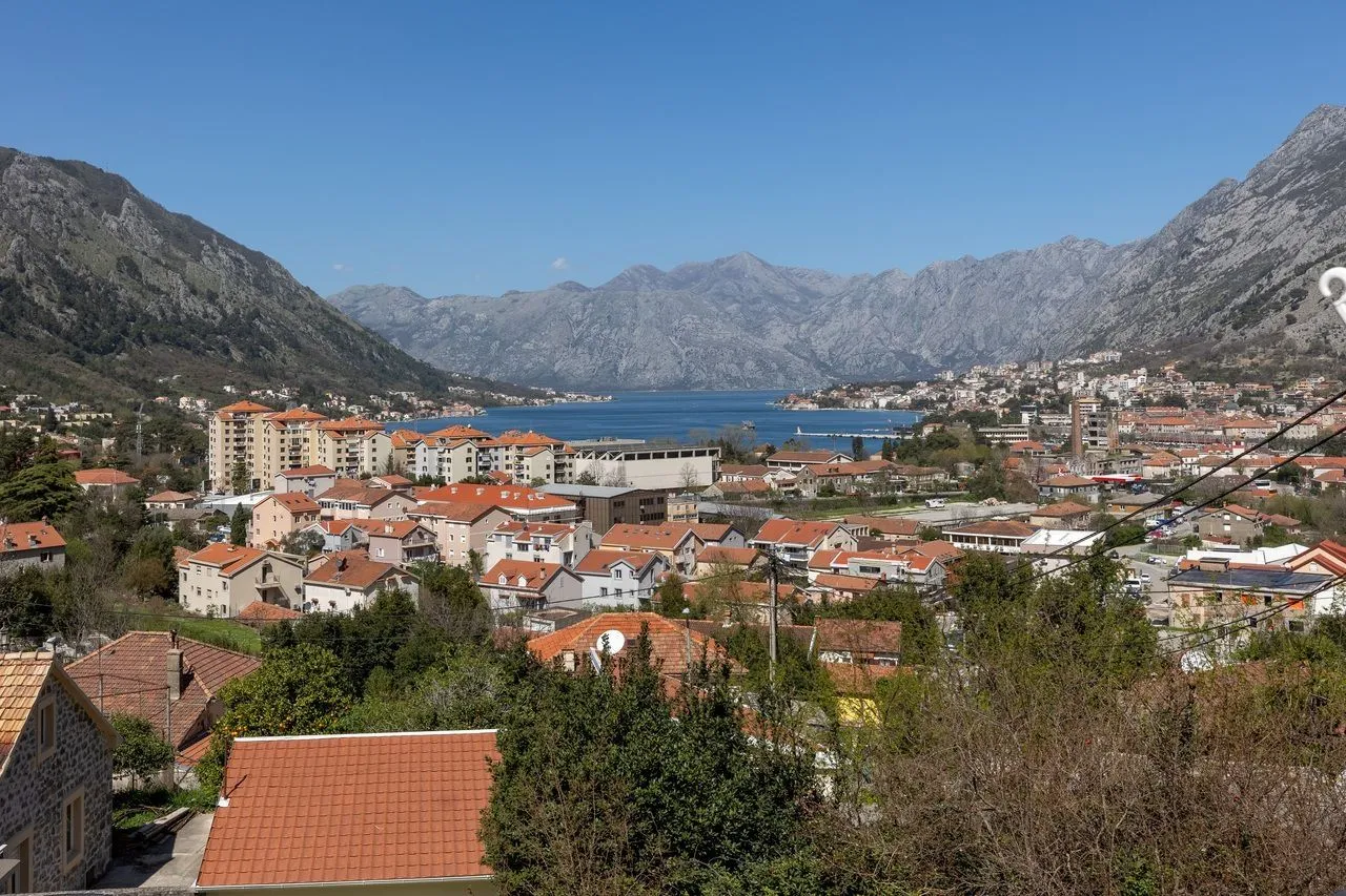 Prodaja, kuća, 160m², Škaljari, Kotor