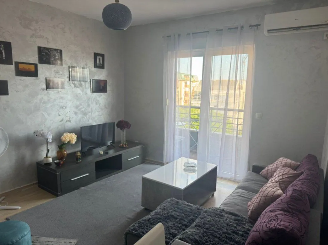 Izdavanje, dvosoban stan, 55m², City Kvart, Podgorica