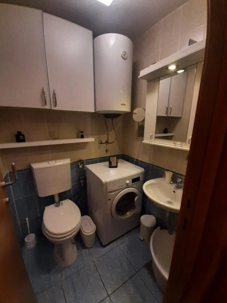 Izdavanje, dvosoban stan, 75m², Preko Morače, Podgorica