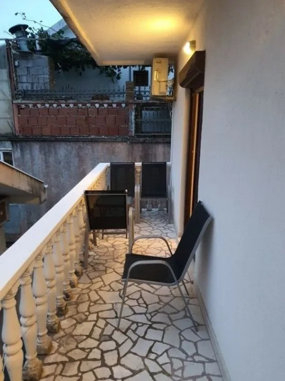 Izdavanje, jednosoban stan, 48m², Bijeli Do, Budva