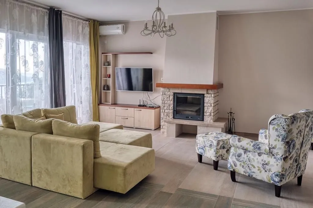 Prodaja, dvosoban stan, 135m², Kumbor, Herceg Novi