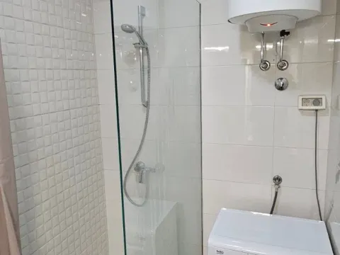 Izdavanje, jednosoban stan, 47m², City Kvart, Podgorica - image 5