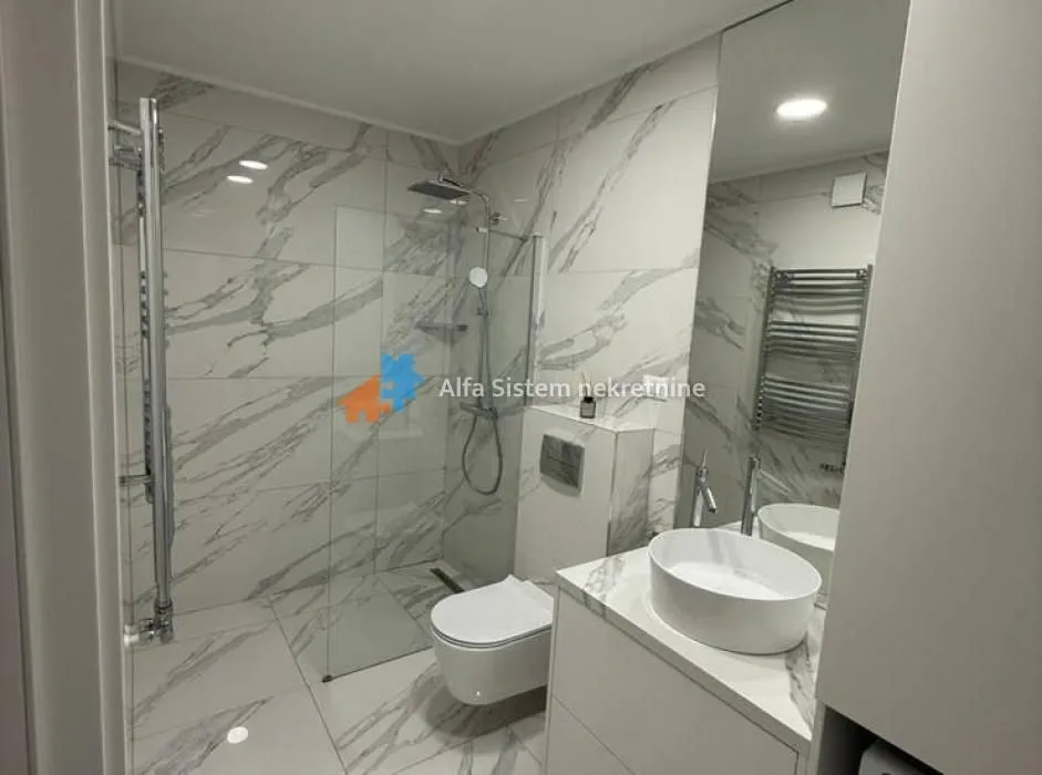 Rent, three bedroom apartment, 80m², Kalenić Pijaca, Vračar Sve Podlokacije