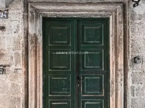 Prodaja, trosoban stan, 90m², Grad, Kotor - image 19