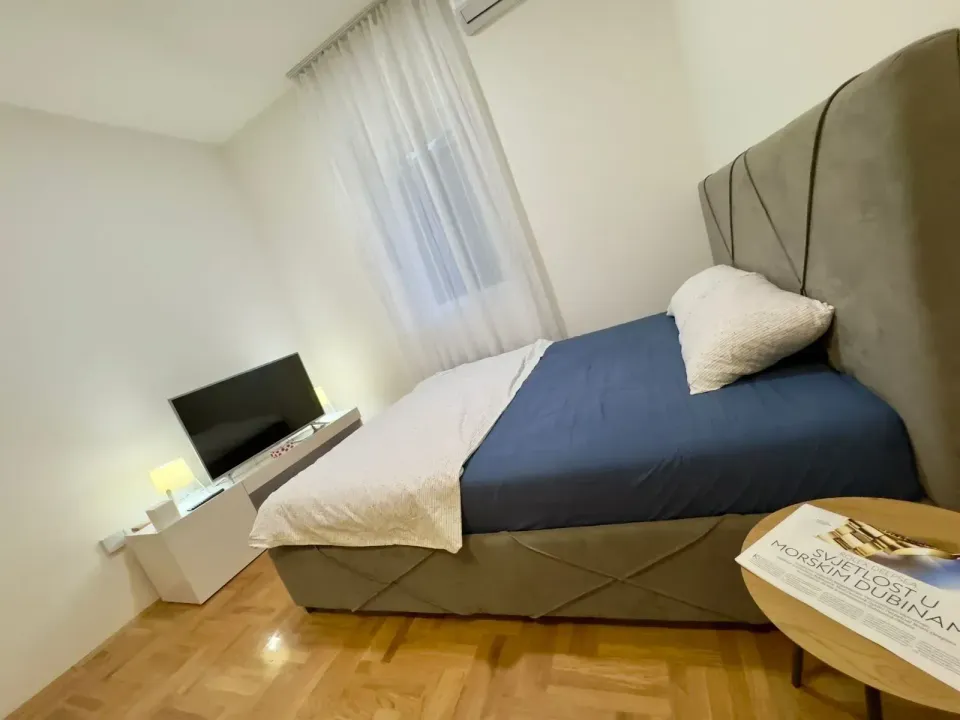 Rent, studio apartment, 26m², Tivat, Crna Gora