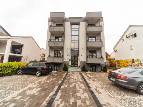 Izdavanje, jednosoban stan, 60m², Stari Aerodrom, Podgorica - image 10