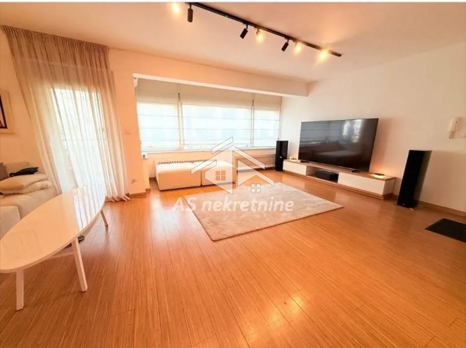 Izdavanje, trosoban stan, 100m², Vračar Hram, Vračar Sve Podlokacije