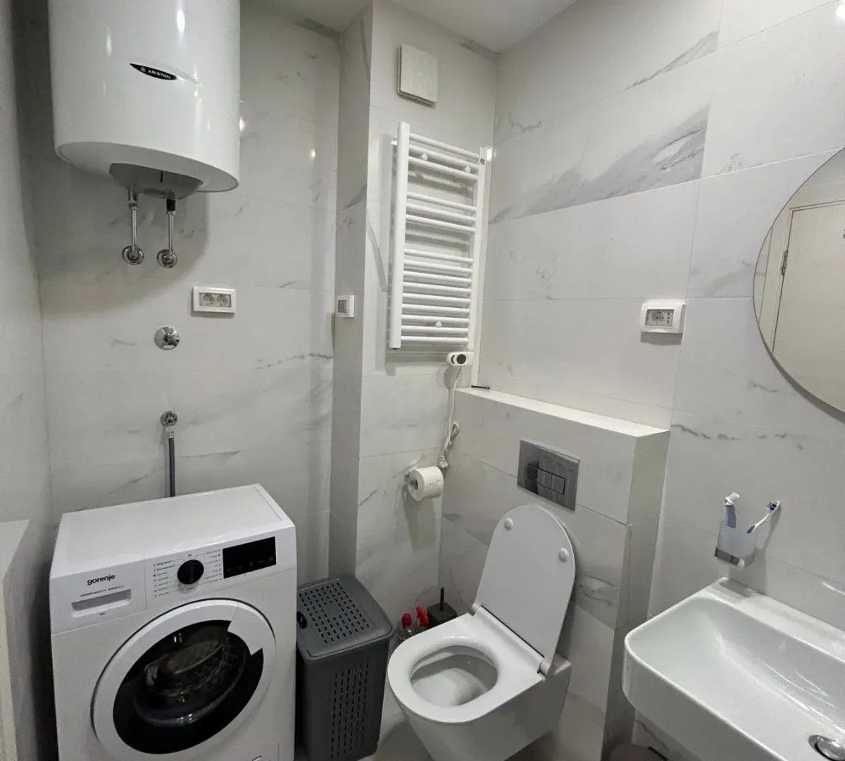 Izdavanje, jednosoban stan, 43m², Central Point, Podgorica