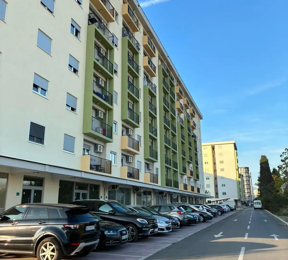 Izdavanje, jednosoban stan, 42m², Pobrežje, Podgorica