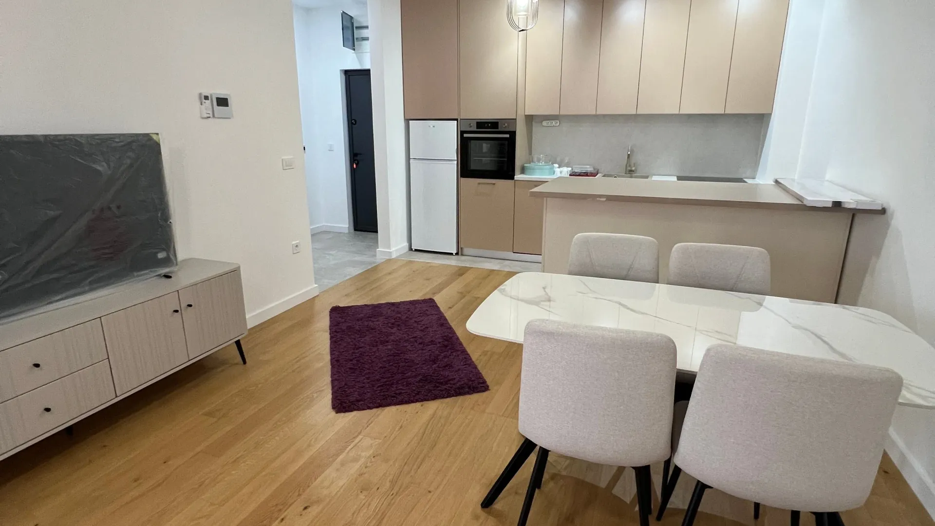 Rent, one bedroom apartment, 55m², Centar, Bar