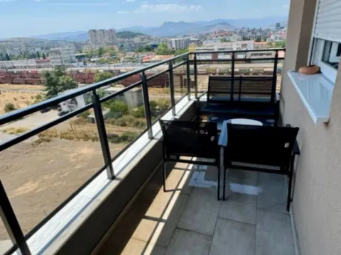 Izdavanje, dvosoban stan, 66m², Stari Aerodrom, Podgorica - image 2