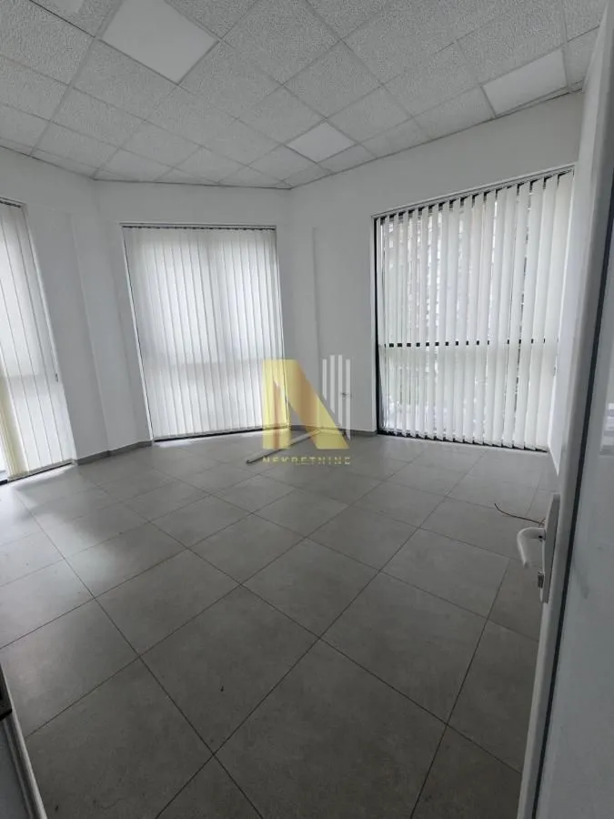 Rent, office space, 300m², Centar, Subotica
